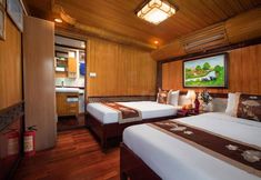 อื่นๆ 2 Halong Bay Cruise For Backpackers