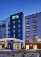 Imej utama Holiday Inn Express & Suites Windsor East - Lakeshore, an IHG Hotel