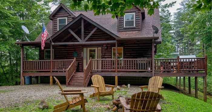 Others Tree Top Getaway Log House with Views | NFL Sunday Ticket Included