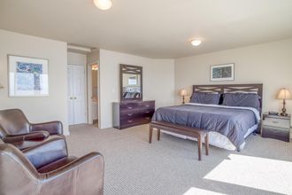 Others 4 Storm Watchers Pointe