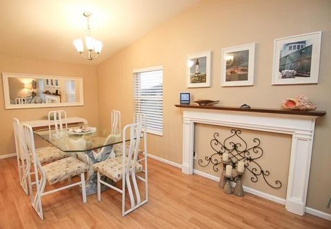 Lain-lain Crow's Coastal Cottage