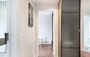 Others 4 Large Contemporary 3 Bedroom Apartment