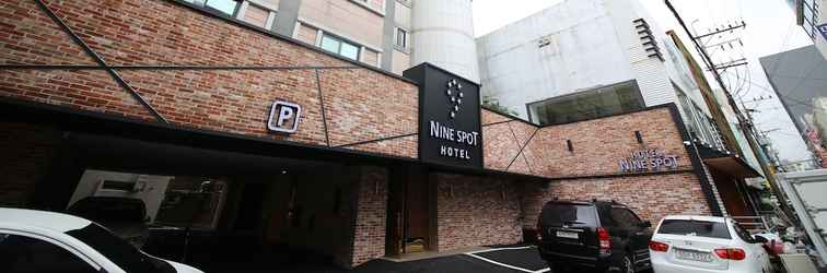 Khác Ninespot Hotel