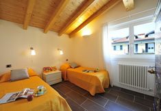 Lainnya 2 Gravedona Orange (Apt. 4)