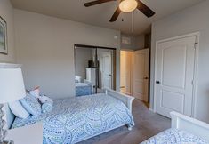 Others 5 Beautiful Bella Piazza Condo