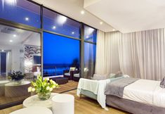 Lainnya 7 Dolphin Coast YOLO Spaces – Beach House Villa