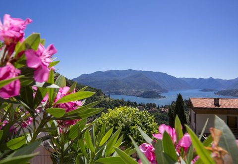 Others Vista su Perledo