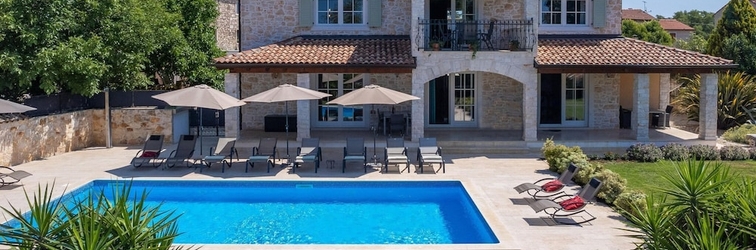 Khác Picturesque Villa in Verteneglio With Pool