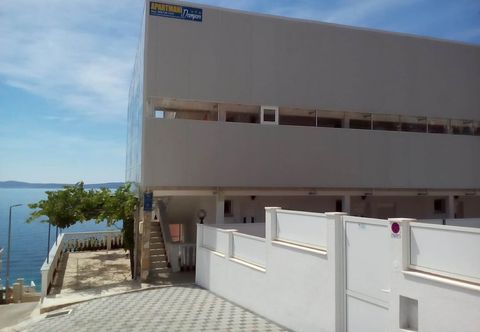 Others Sea-view Holiday Home in Okrug Gornji With Balcony