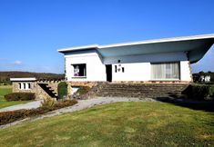 Lain-lain 2 Spacious Villa with Hot Tub & Sauna in Ardennes