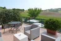 อื่นๆ Garden-view Apartment in Coriano Italy With Swimming Pool