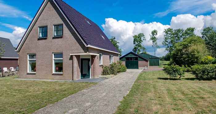 Lainnya Classy Holiday Home in Langezwaag With Terrace