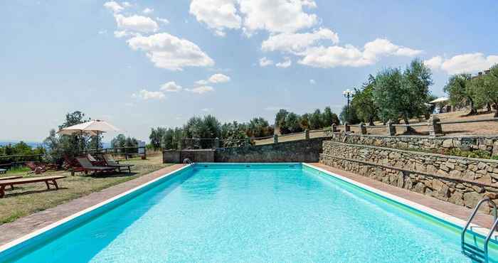 Others Cozy Holiday Home in Capraia e Limite With Pool