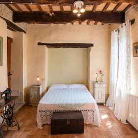 Bilik 1 Pretty Holiday Home With Terrace in the Sibillini Mountains, โรงแรม & ที่พัก Monte Rinaldo