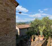 Others 2 Pretty Holiday Home With Terrace in the Sibillini Mountains