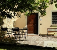 Others 2 Attractive Apartment in Farmhouse With Pool in Beautiful Surroundings