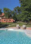 Imej utama Delightful Holiday Home in Cossignano With Swimming Pool