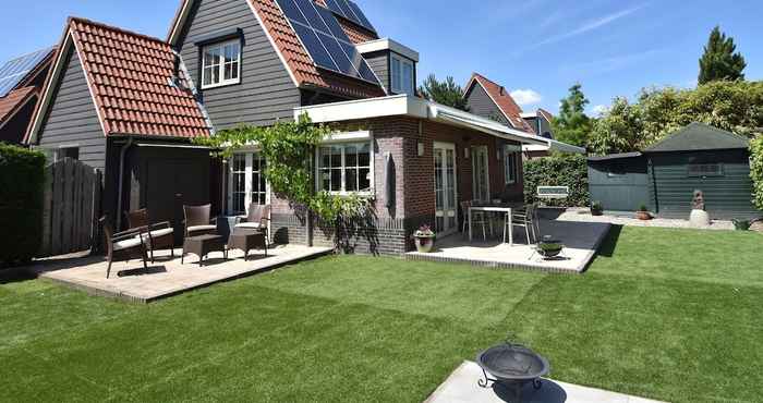 Others Enticing Holiday Home in Oude With Garden