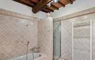 Others 3 Plush Holiday Home in Civitella in Val di Chiana With Garden