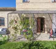 Others 7 Lavish Holiday Home in Fermo With Swimming Pool