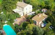 อื่นๆ 4 Alluring Villa in Le Marche With Swimming Pool