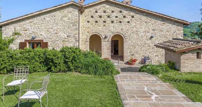 Lainnya Beautiful Villa in Belforte All'isauro With Swimming Pool