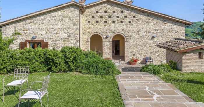 Others Beautiful Villa in Belforte All'isauro With Swimming Pool