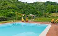 Others 4 Alluring Apartment in Fosciandora With Pool