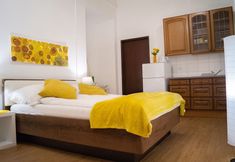Others 3 Beautiful 2BR - 12 min from Downtown