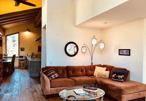 Others Rainbow Villas 1 Charming Boutique complex, Dual Master Suites, Forest Mountain Views by RedAwning