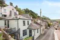 อื่นๆ Cosy Cornish Cottage By The Sea and Local Pub