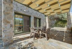 อื่นๆ 5 Ouzo Stone Studio