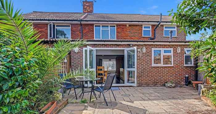 Others Heathrow Living St Annes Svcs Hse 5 BDRM