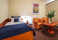 Others 7 Hotel Royal