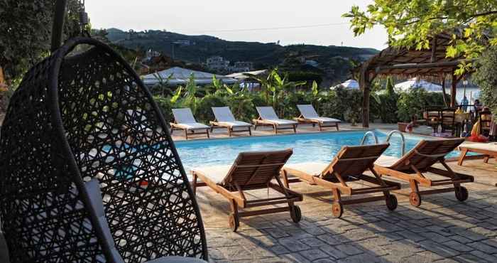 Lain-lain Niriides Beach Hotel