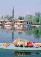 Primary image Wangnoo Houseboats