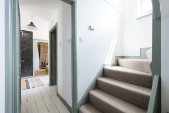 Others 4 The Rosevine