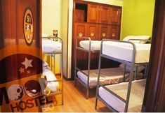 Others 7 Moon Hostel Bio