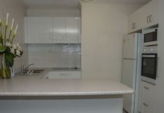 기타 7 Enderley Gardens Resort