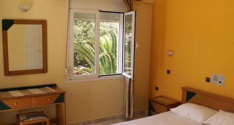 기타 2 Hotel Athena