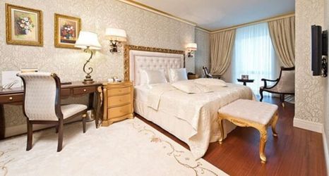 Others 2 Elite World Van