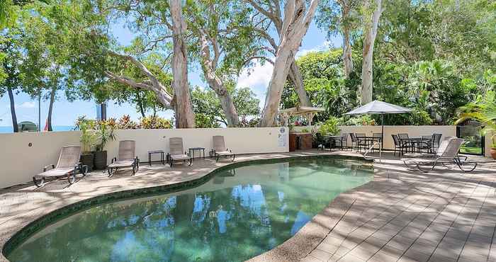 Others On Palm Cove Beachfront Apartments