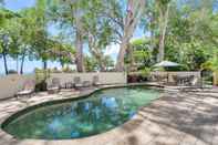 Others On Palm Cove Beachfront Apartments