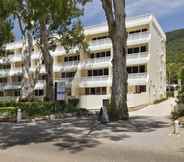 Others 3 On Palm Cove Beachfront Apartments