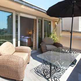 Primary image 1 Chiconomy Suites, Schneidertempel Art Center Hotels