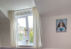 Lain-lain 3 Camelot Retreat