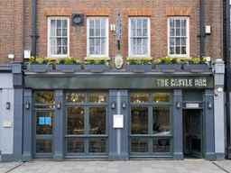 The Castle Cambridge, Rp 1.960.667