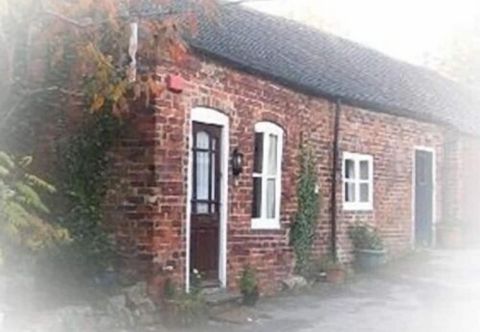 Others The Stables