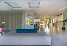 Lainnya 3 Minos Mare Royal