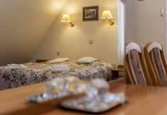 Others 4 Willa Carlton